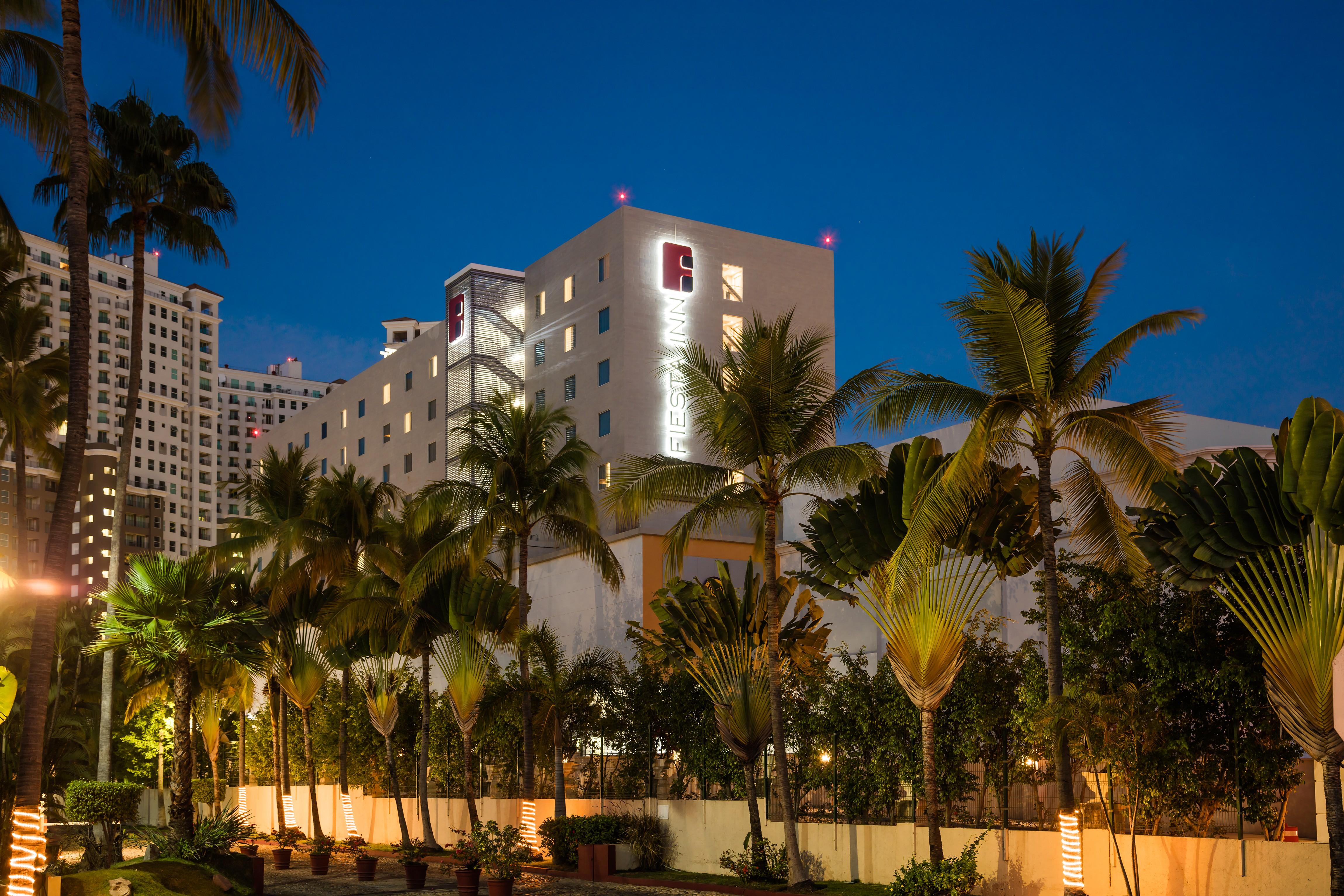 Fiesta Inn Puerto Vallarta Isla Exterior photo